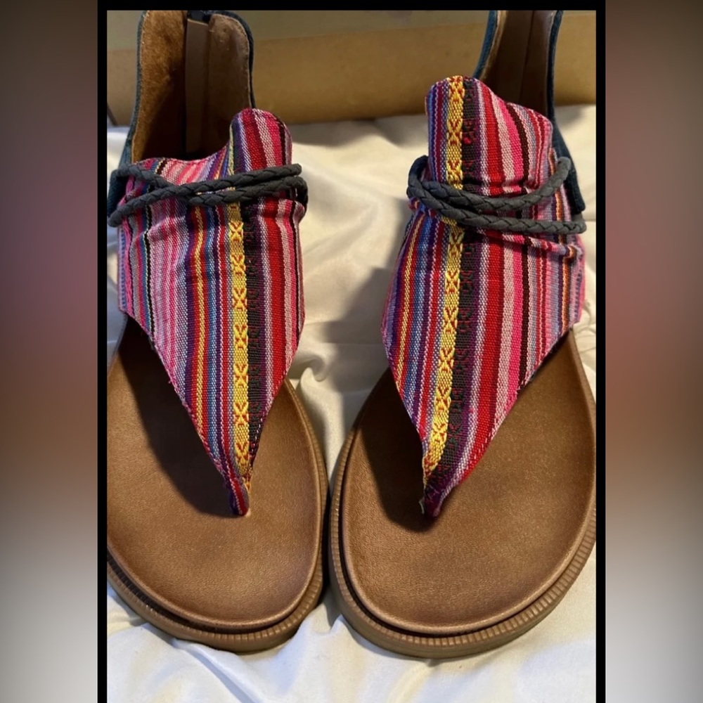 Very G Pink/Blue Dakota Sandal New Size 7